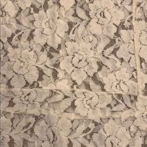 White lace top - Picture 2 of 6